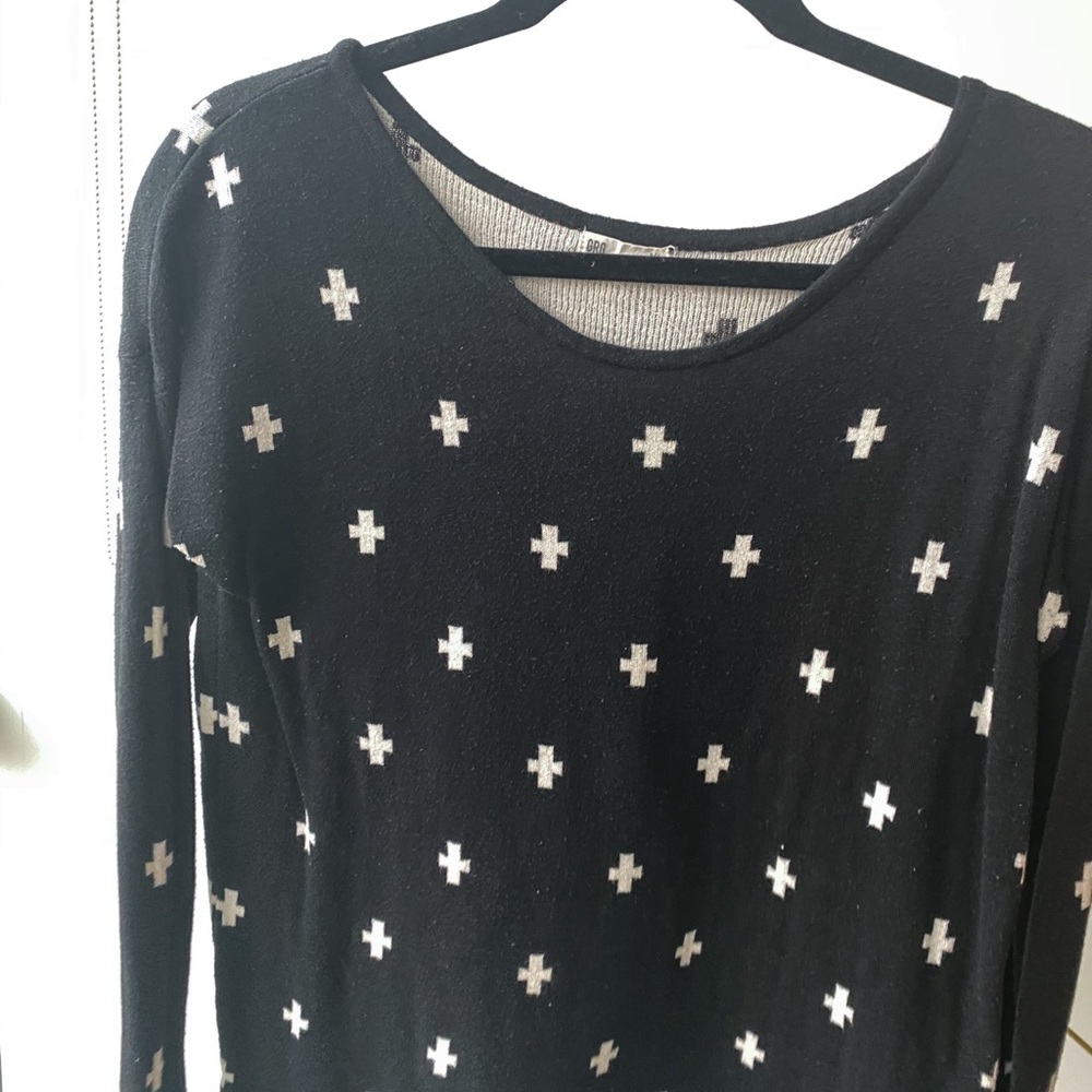 Garage Black and White Cross-Pattern Sweater